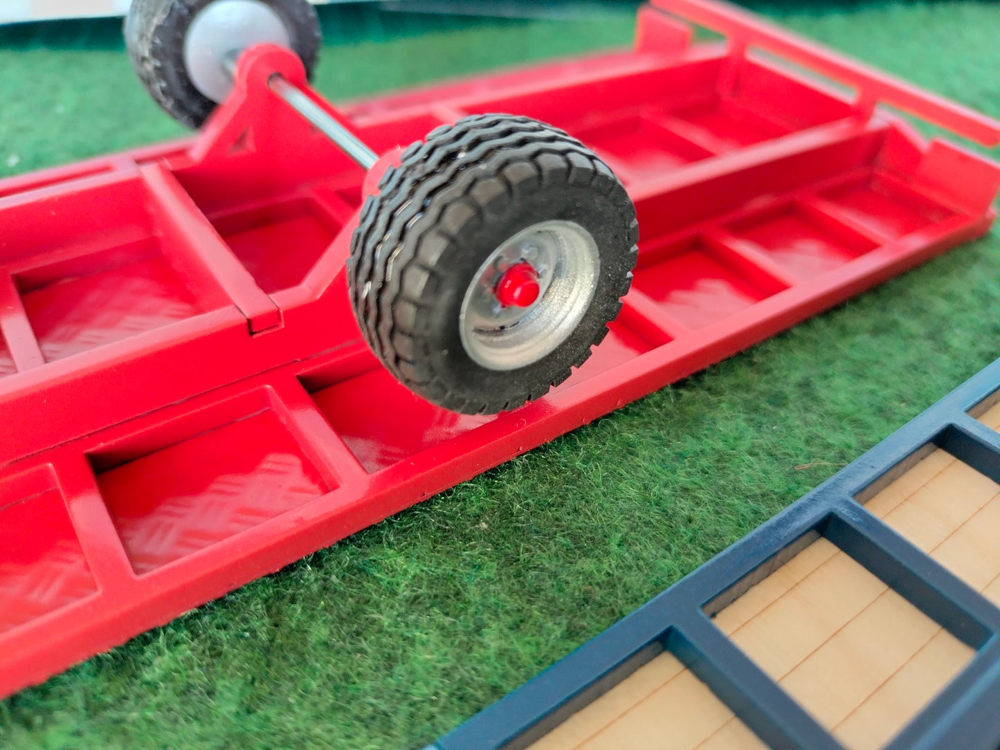 1:32 Single Axle Bale Trailer Model Kit