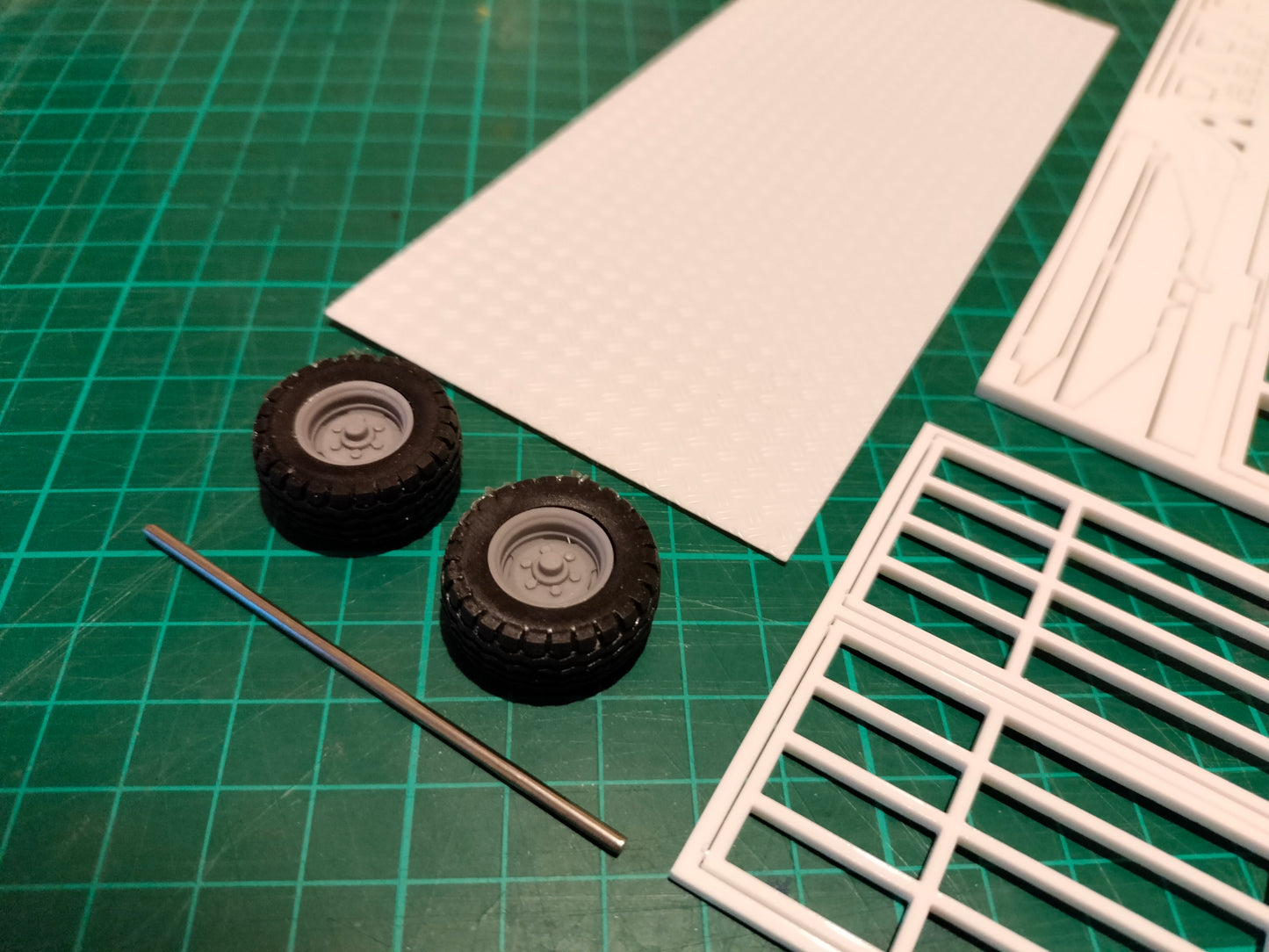 1:32 Single Axle Bale Trailer Model Kit
