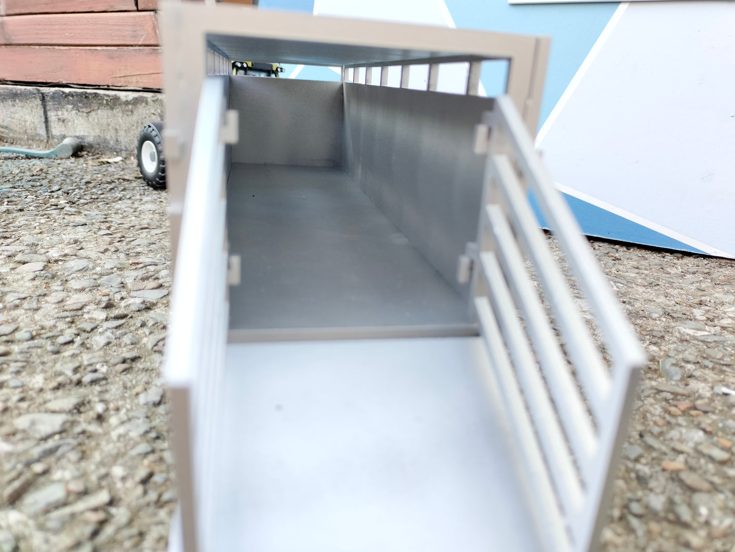 1:32 Livestock Container/ Cattle Float Model Kit - To Fit Bailey Bale Trailer