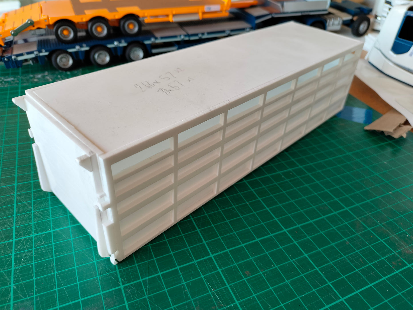 1:32 Livestock Container/ Cattle Float Model Kit - To Fit Bailey Bale Trailer