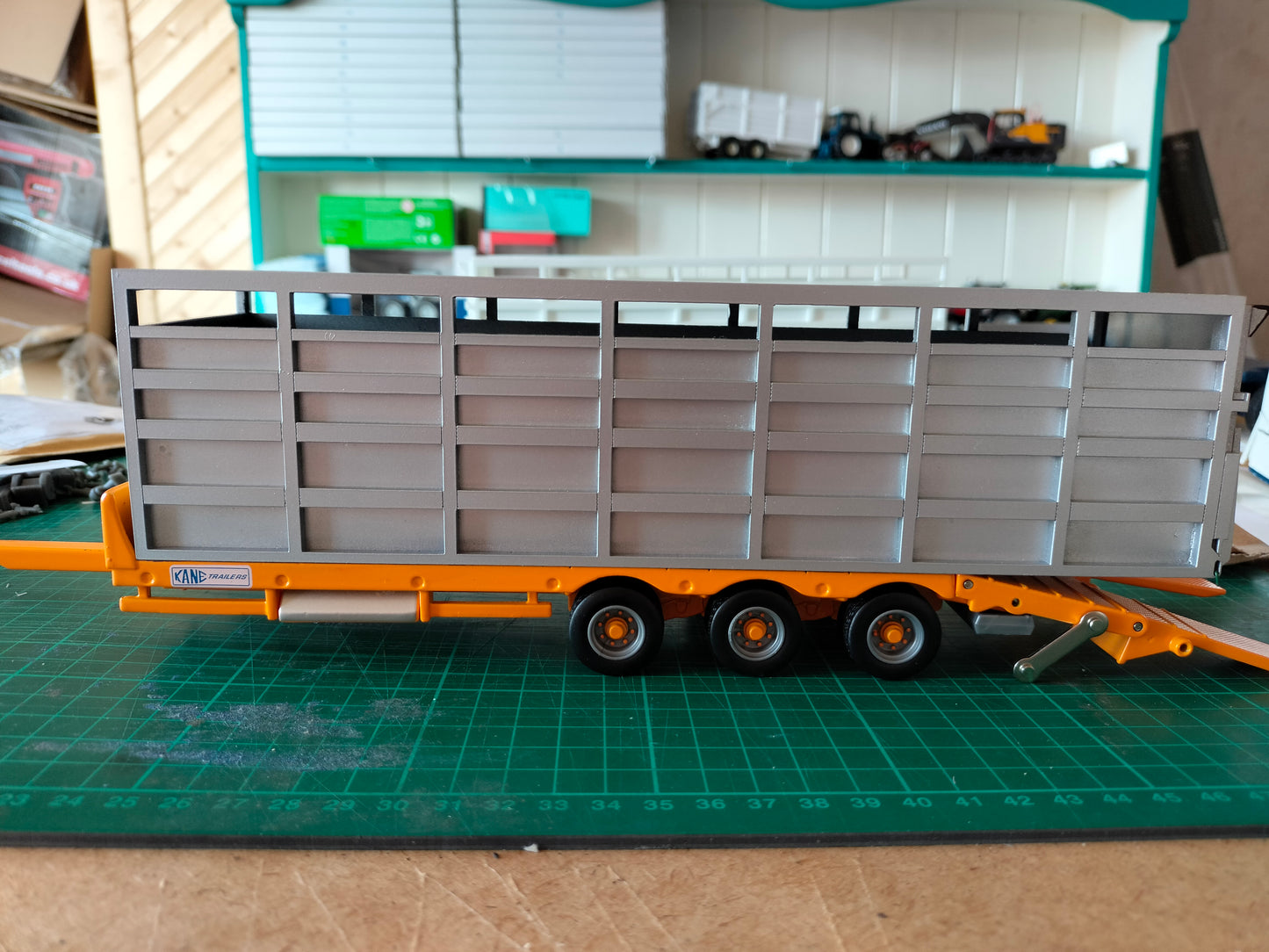 1:32 Livestock Container/ Cattle Float Model Kit - To Fit Bailey Bale Trailer