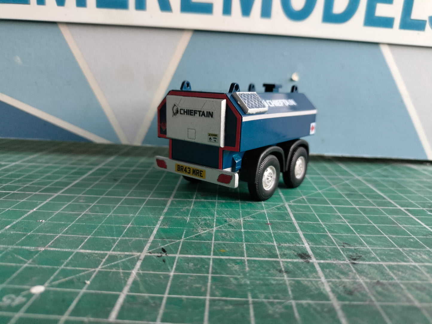1:32 Chieftain Fuel Bowser Trailer Model Kit