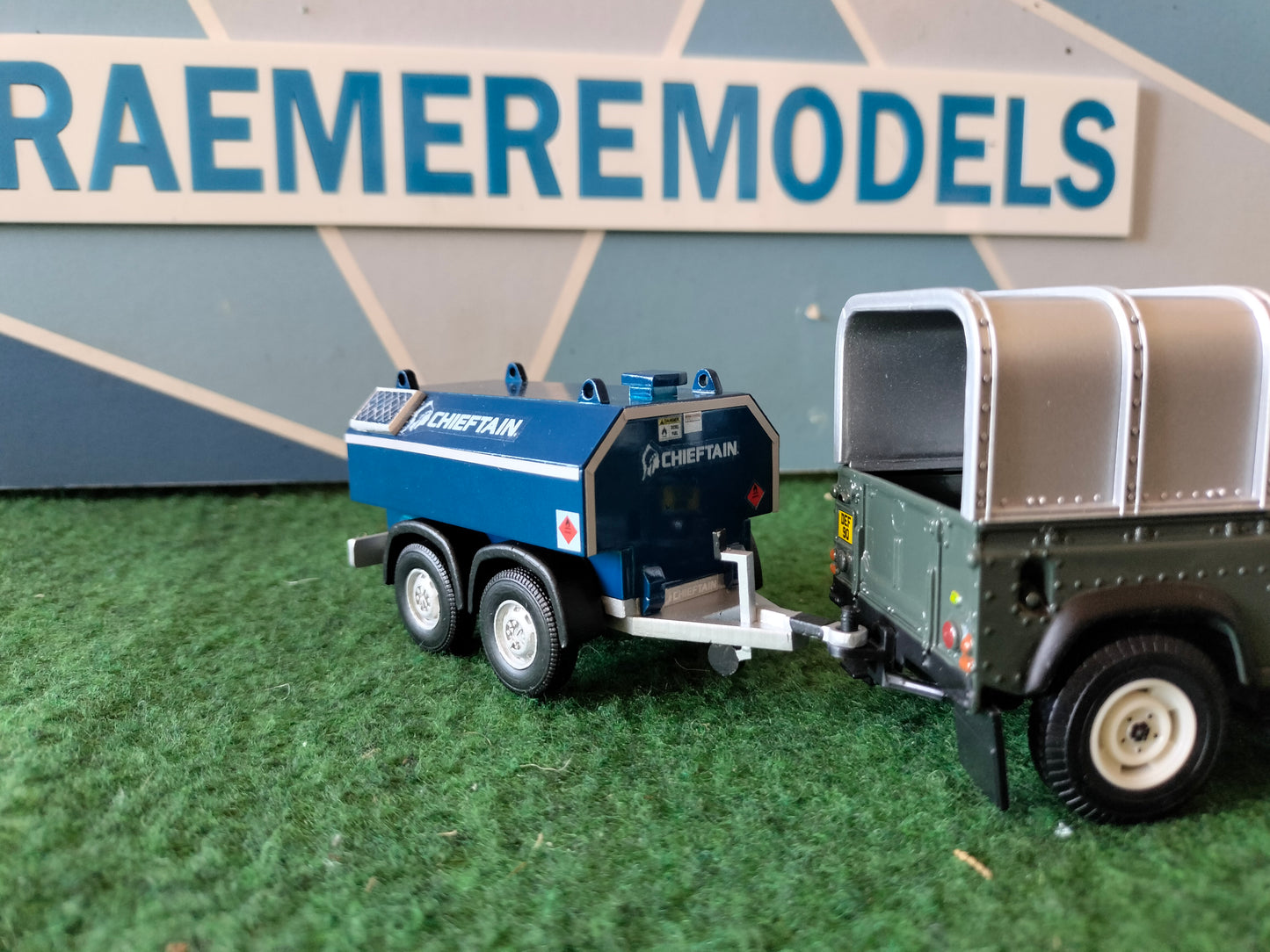 1:32 Chieftain Fuel Bowser Trailer Model Kit