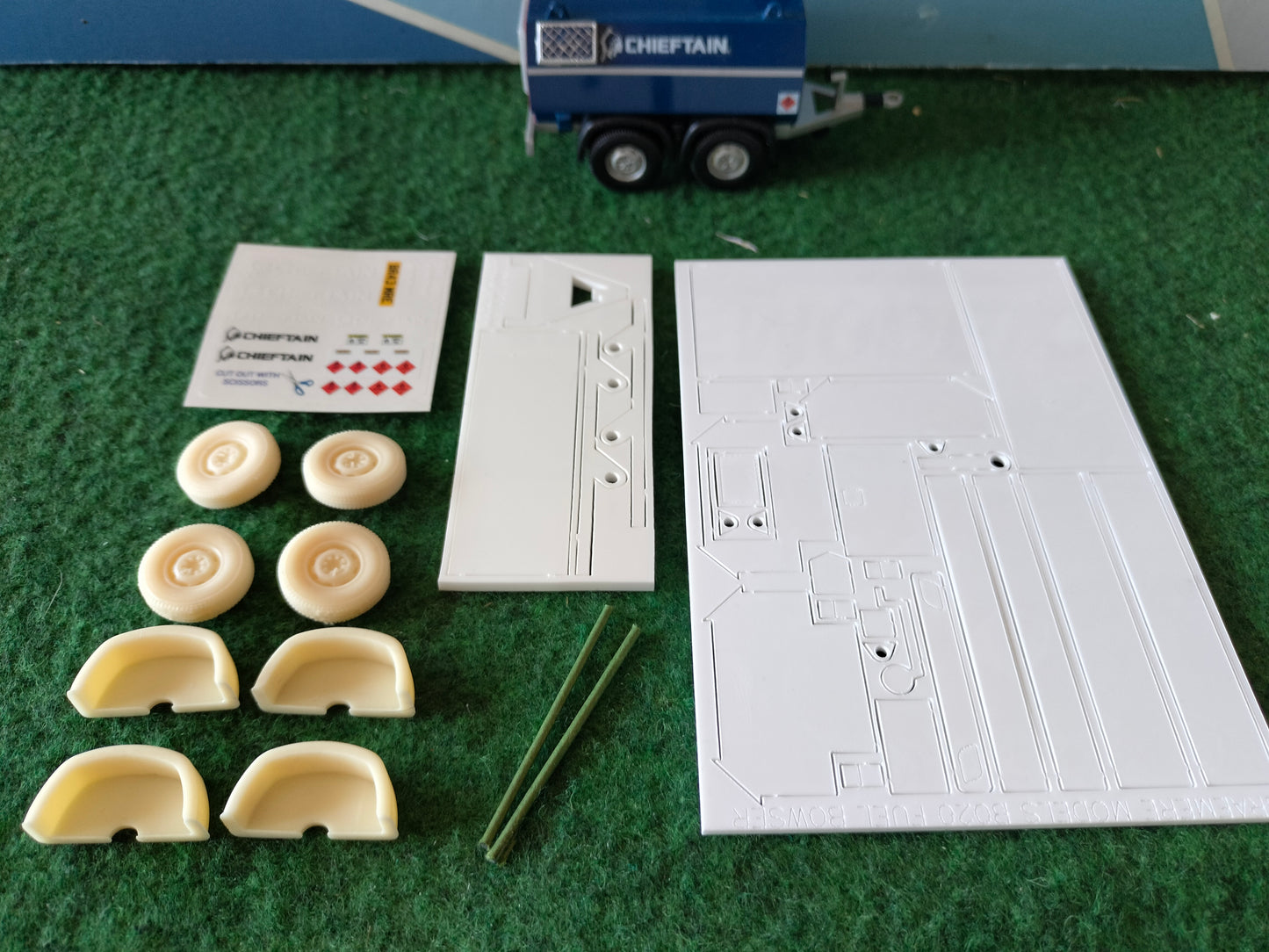 1:32 Chieftain Fuel Bowser Trailer Model Kit