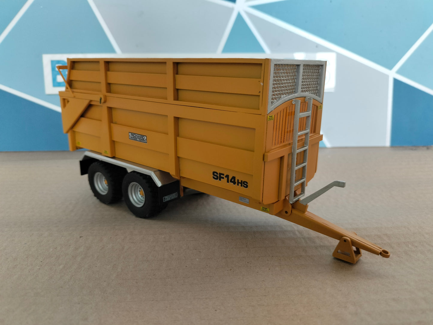 1:32 Richard Western SF14 HS Grain/Silage Trailer Model Kit