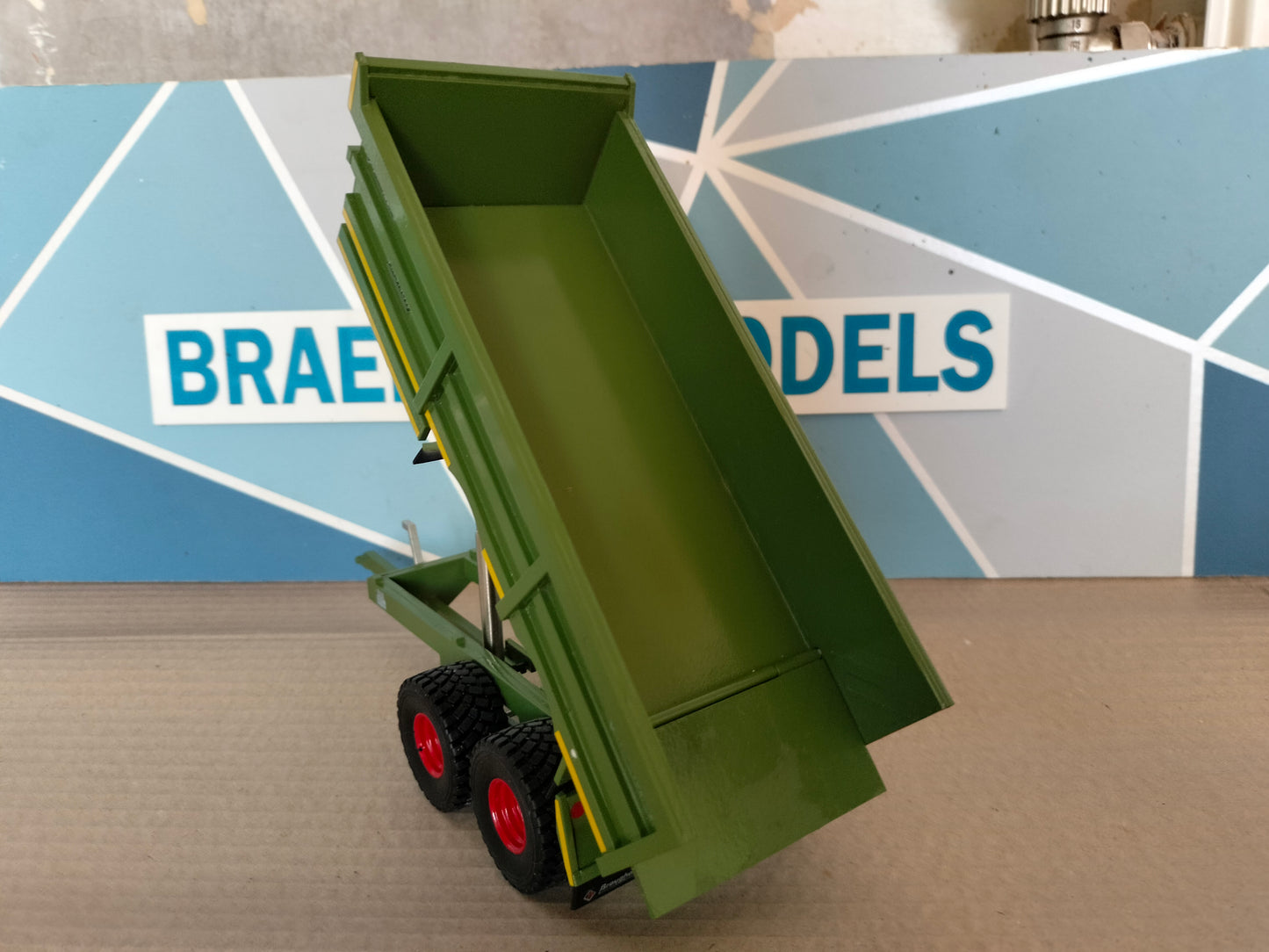 1:32 Broughan 20t Dump Trailer Model Kit