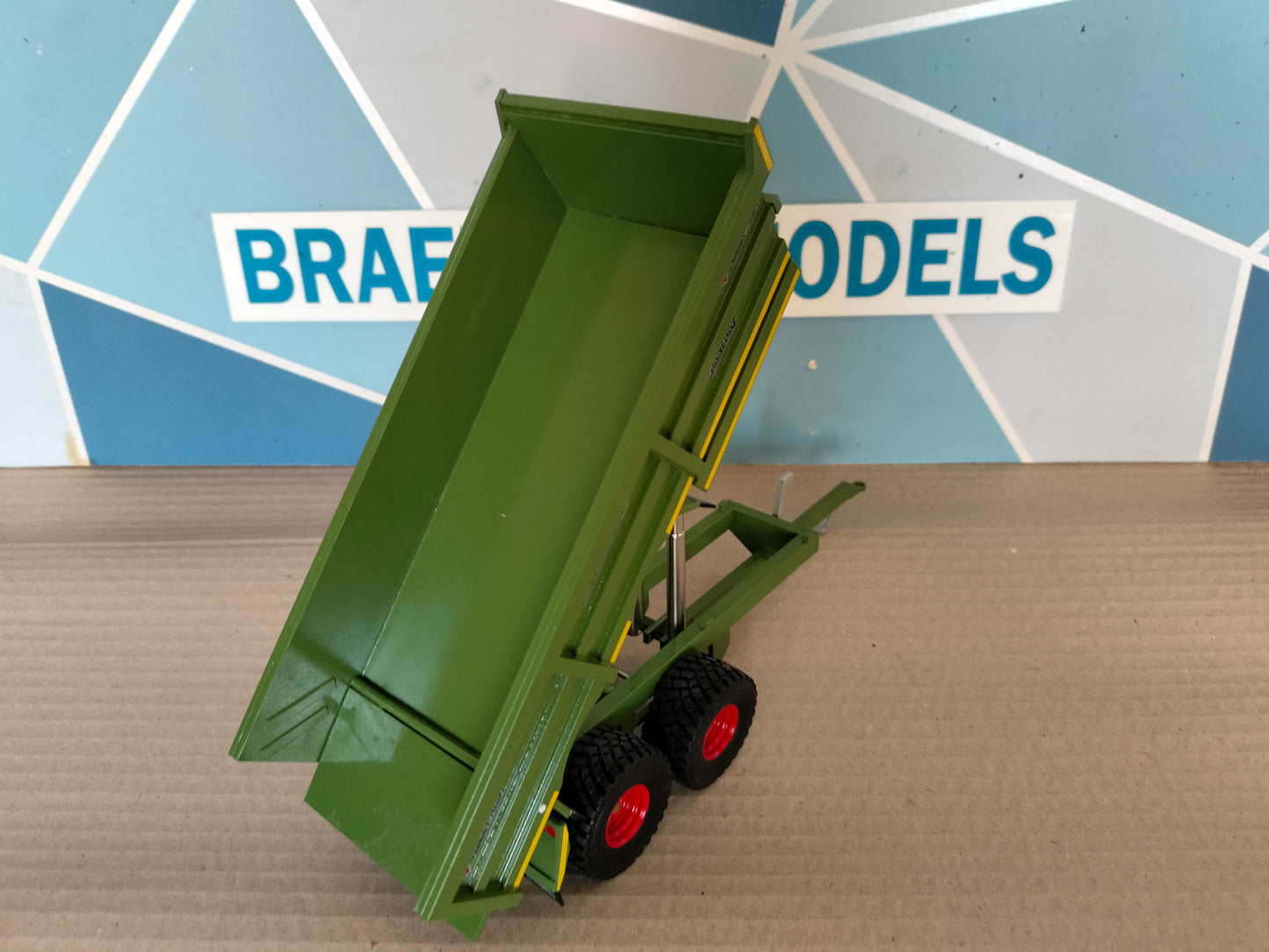 1:32 Broughan 20t Dump Trailer Model Kit