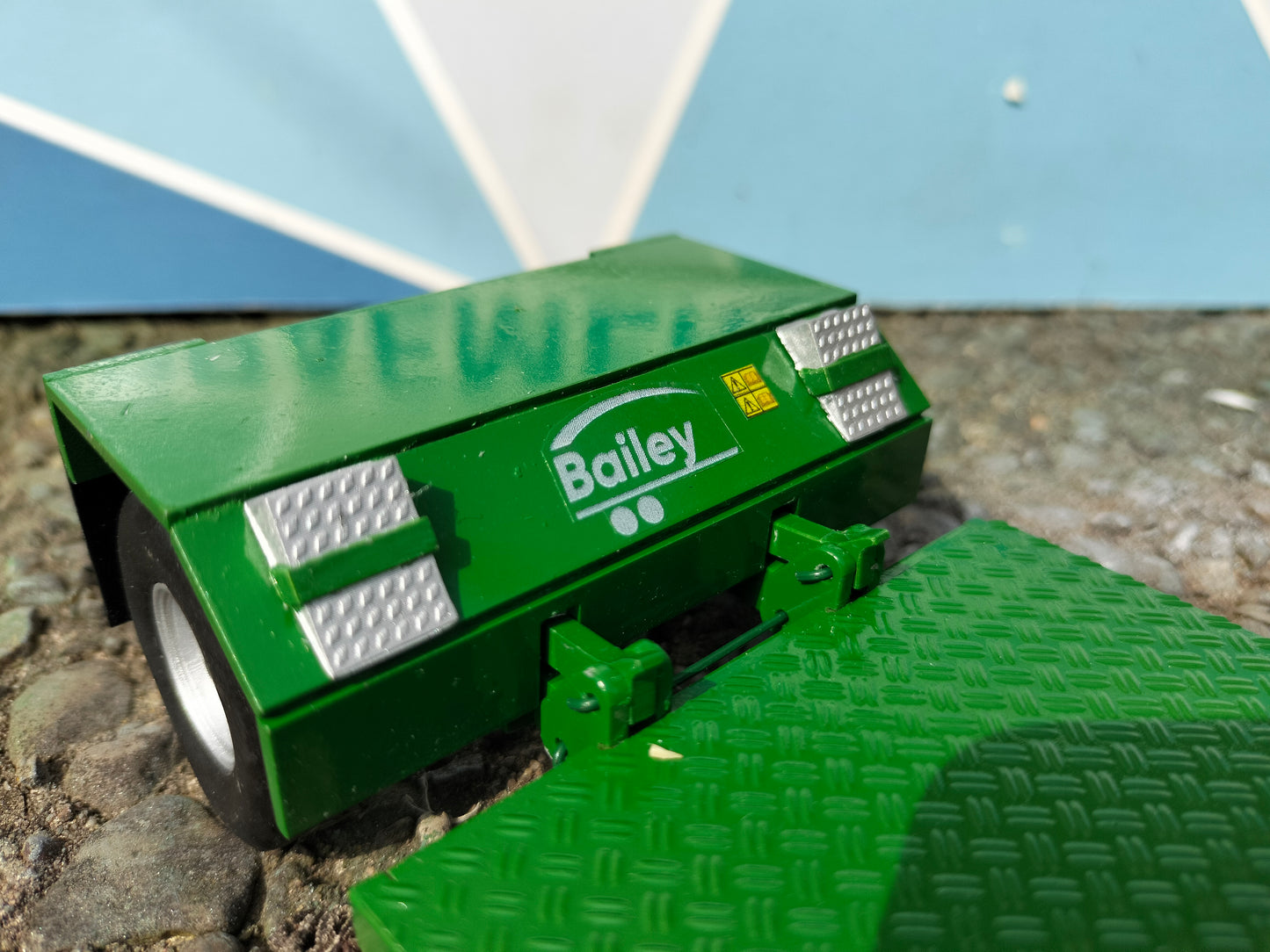 1:32 Bailey Drop Deck Low Loader Model Kit