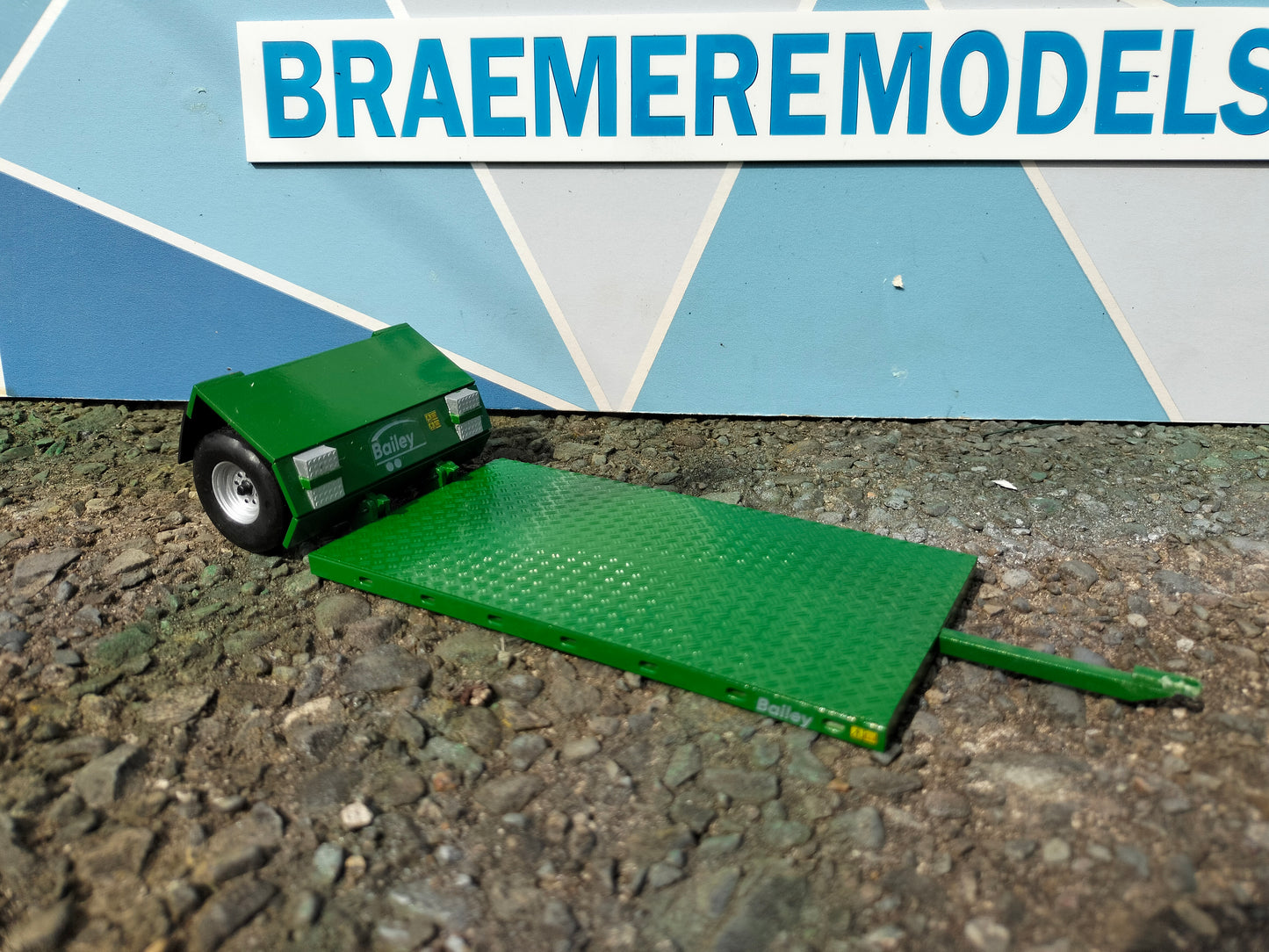 1:32 Bailey Drop Deck Low Loader Model Kit