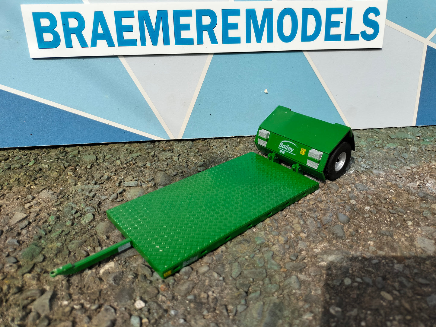 1:32 Bailey Drop Deck Low Loader Model Kit