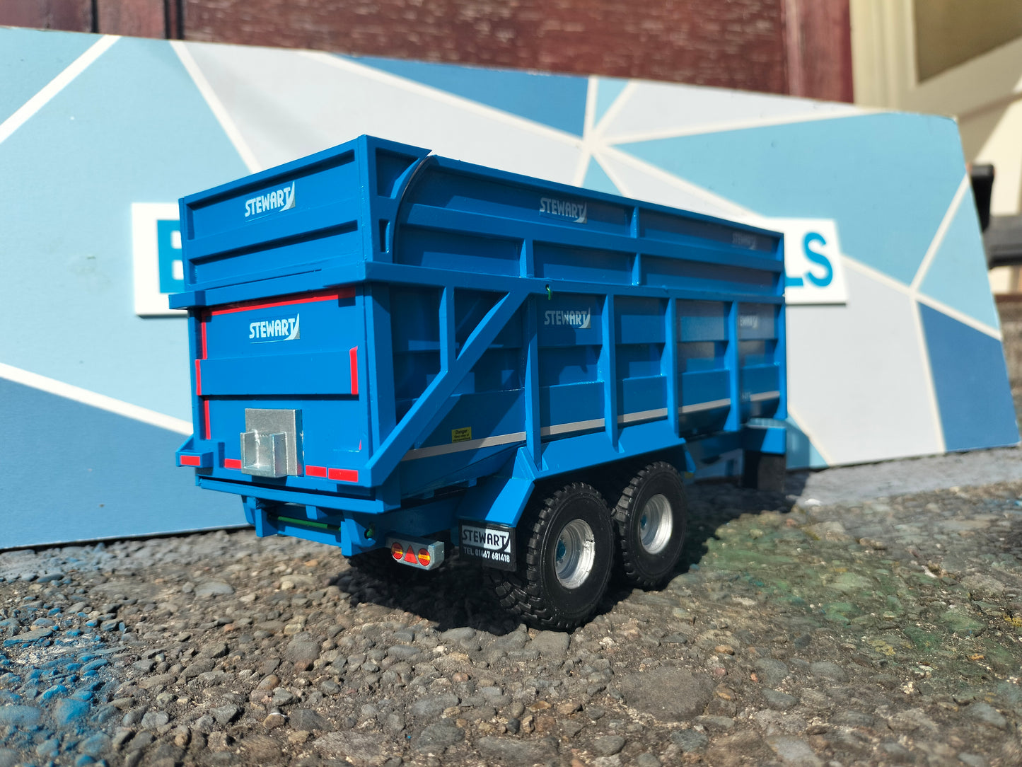 1:32 Stewart GX16-21 S Grain/Silage Trailer Model Kit