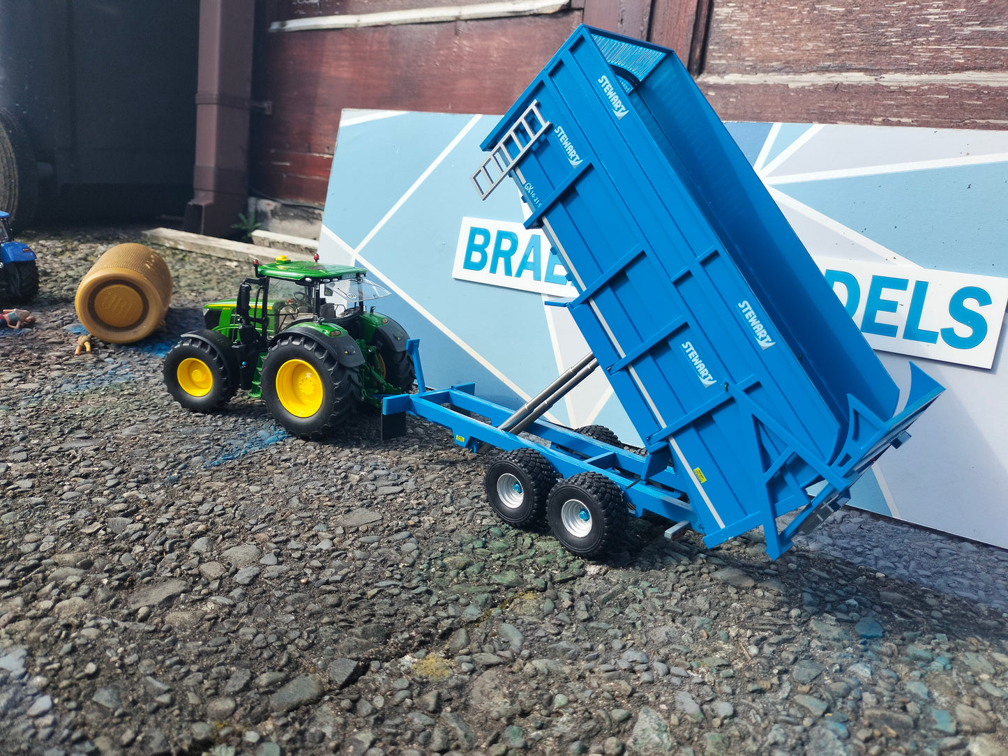 1:32 Stewart GX16-21 S Grain/Silage Trailer Model Kit