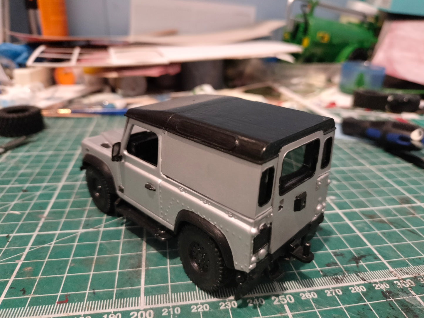 1:32 Land Rover Defender - Britains Hard Top Conversion Model Kit