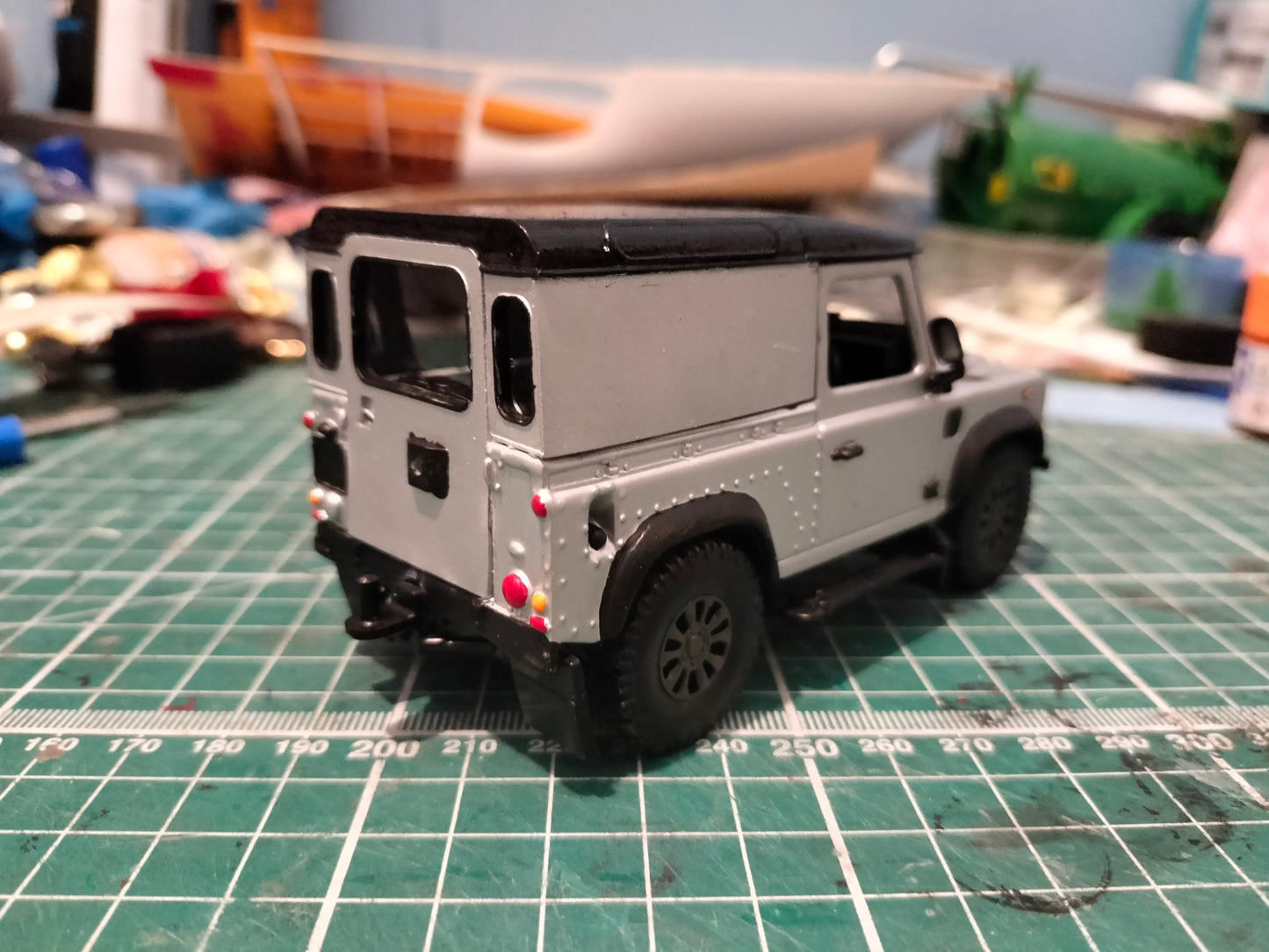 1:32 Land Rover Defender - Britains Hard Top Conversion Model Kit