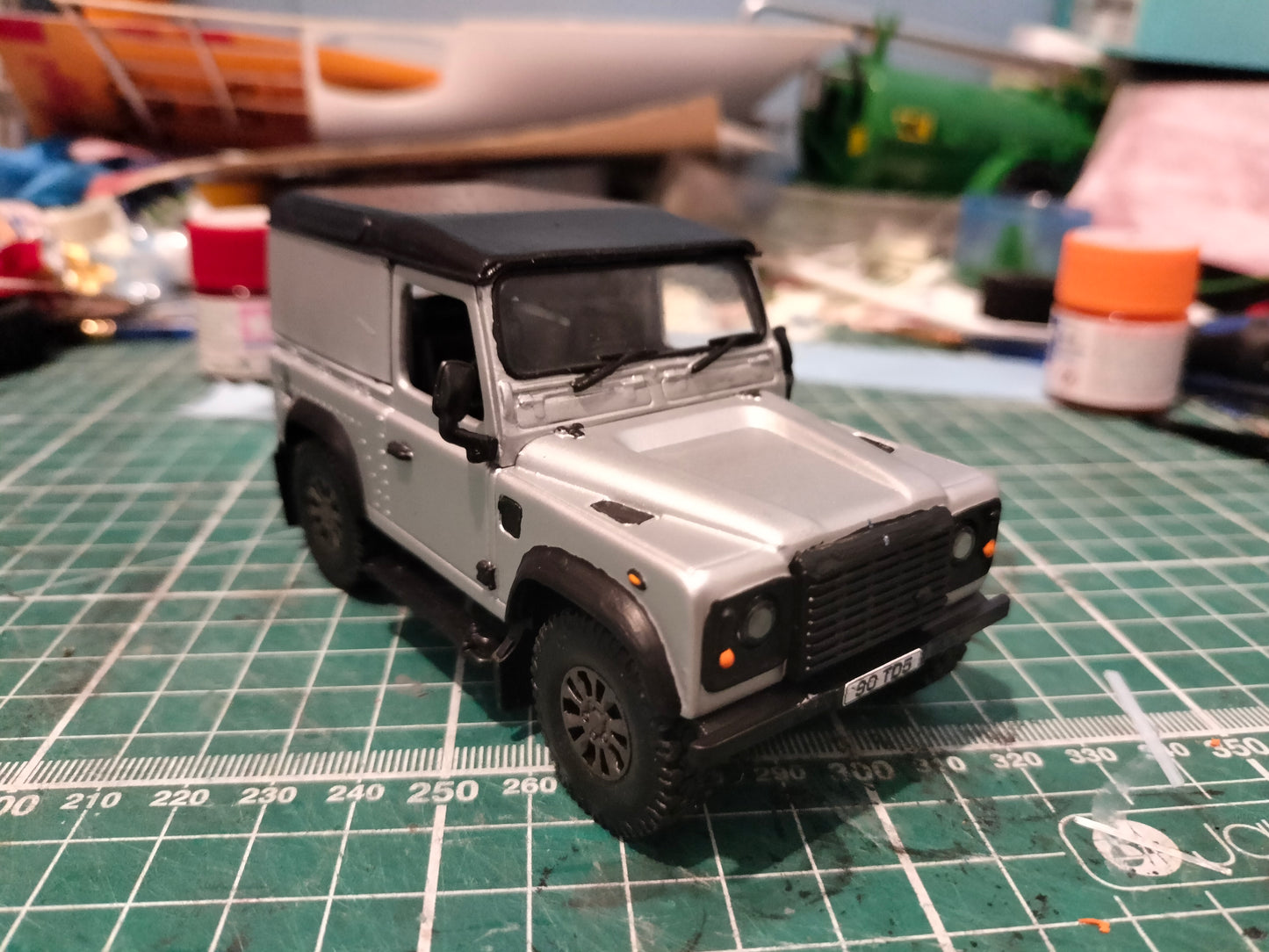 1:32 Land Rover Defender - Britains Hard Top Conversion Model Kit