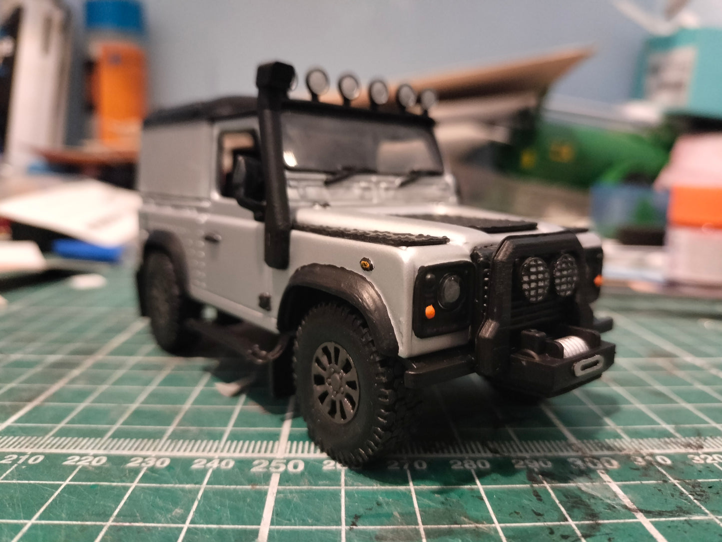 1:32 Land Rover Saw Tooth Wheels with BF Goodrich Tyres