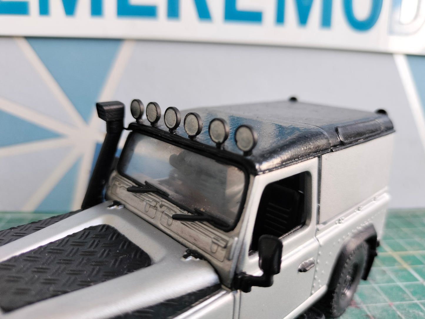 1:32 Britains Land Rover Defender Off Road Detailing Kit