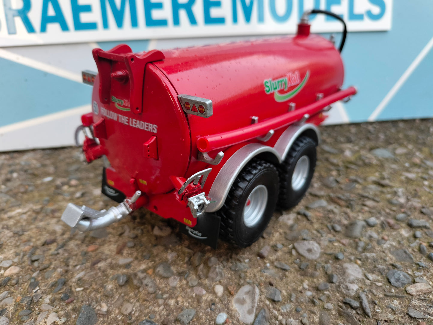 1:32 SlurryKat Tandem Axle 3500G Slurry Tanker Model Kit