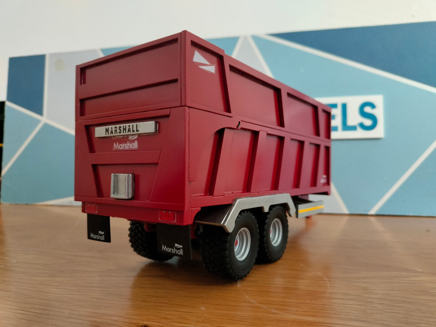 1:32 Marshall QM1600 Grain/Silage Trailer Model Kit