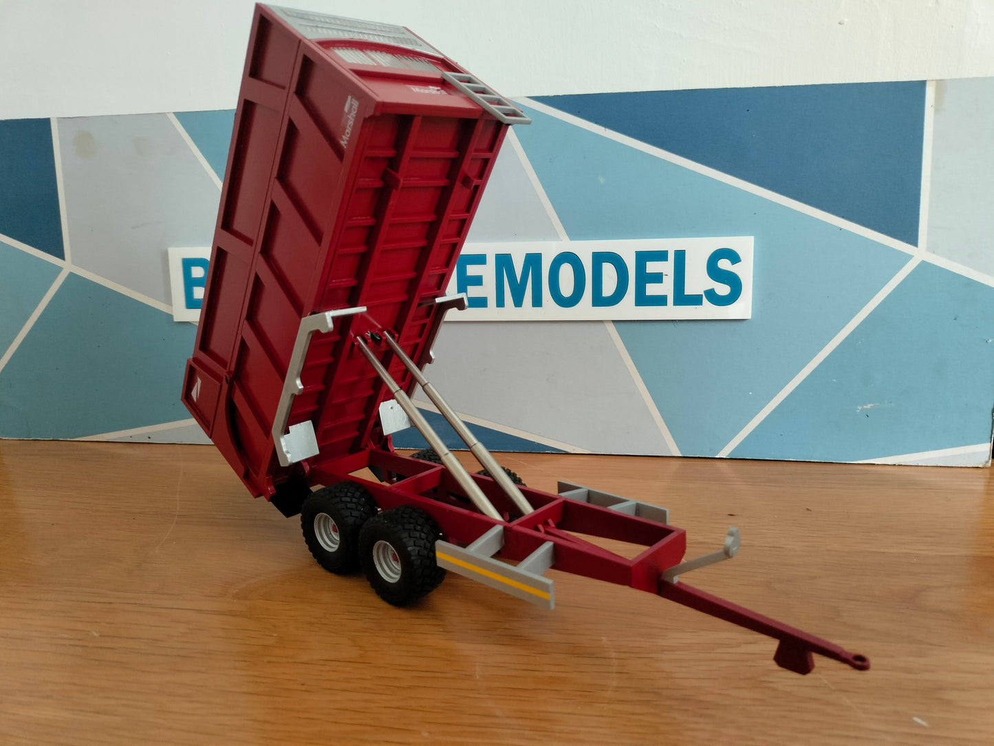 1:32 Marshall QM1600 Grain/Silage Trailer Model Kit