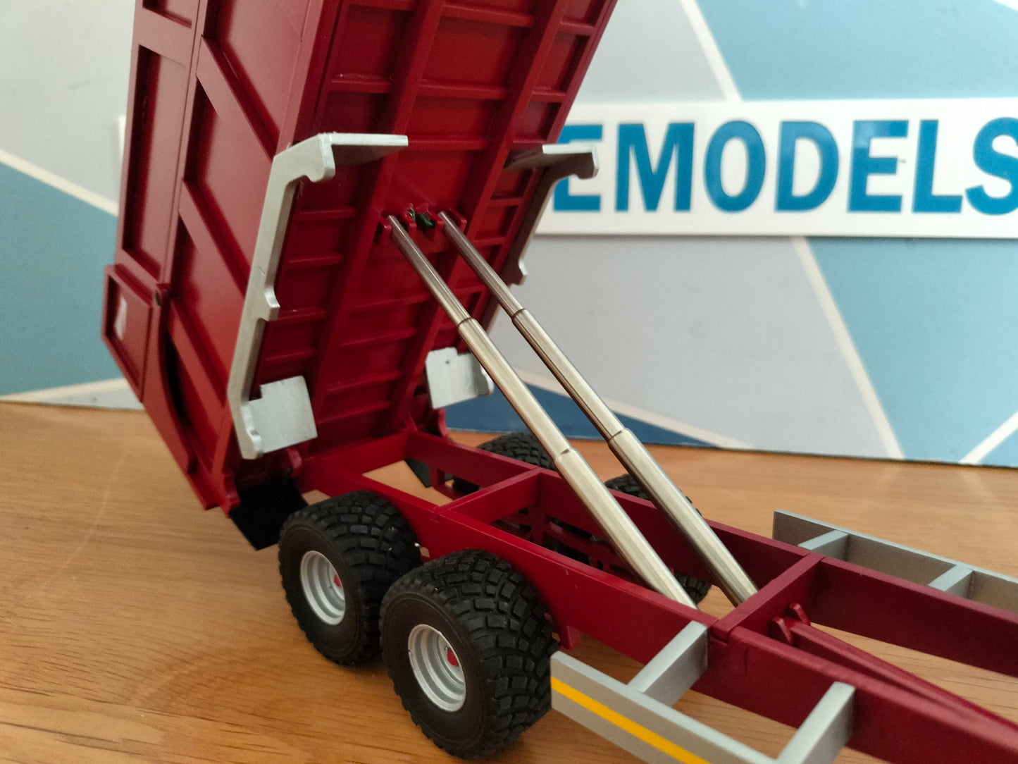 1:32 Marshall QM1600 Grain/Silage Trailer Model Kit