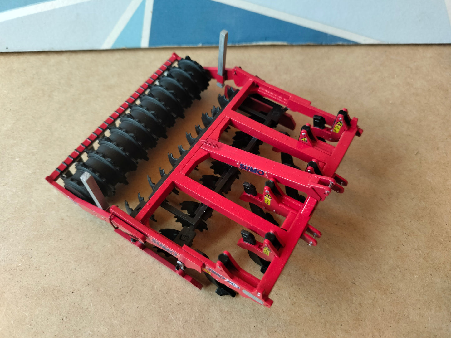 1:32 Sumo Trio 3 Combination Cultivator Model Kit