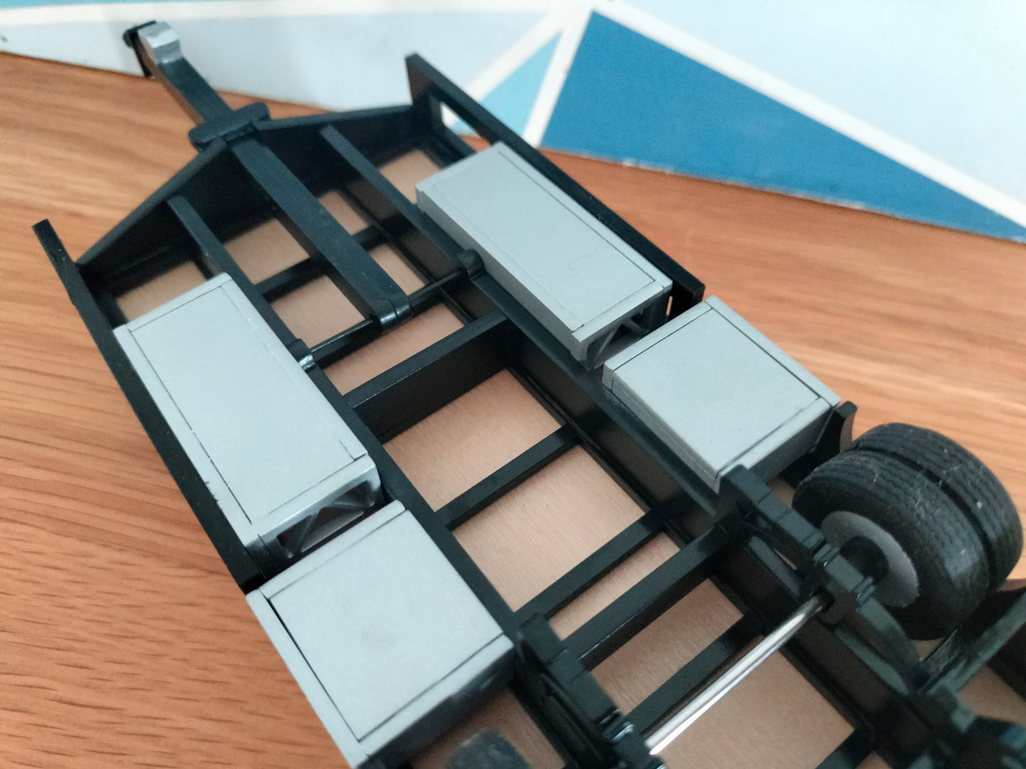 1:32 Chieftain Xcel Tri-Axle Low Loader Trailer Model Kit