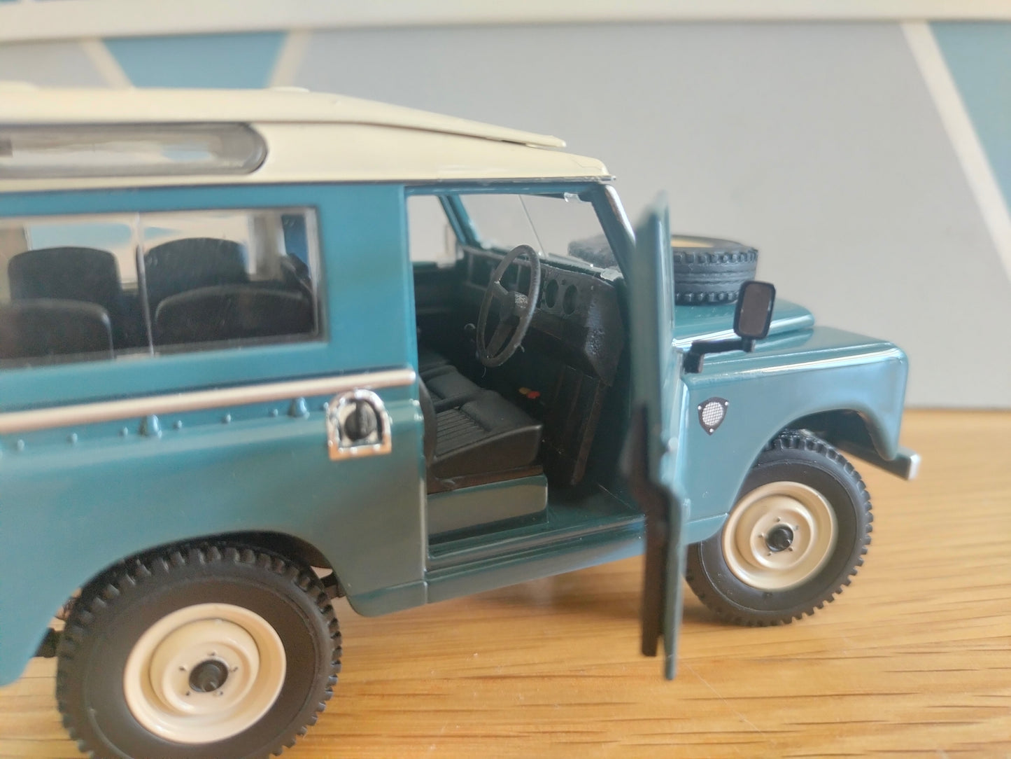 Marge Models Land Rover Right Hand Drive RHD Dashboard 1:32
