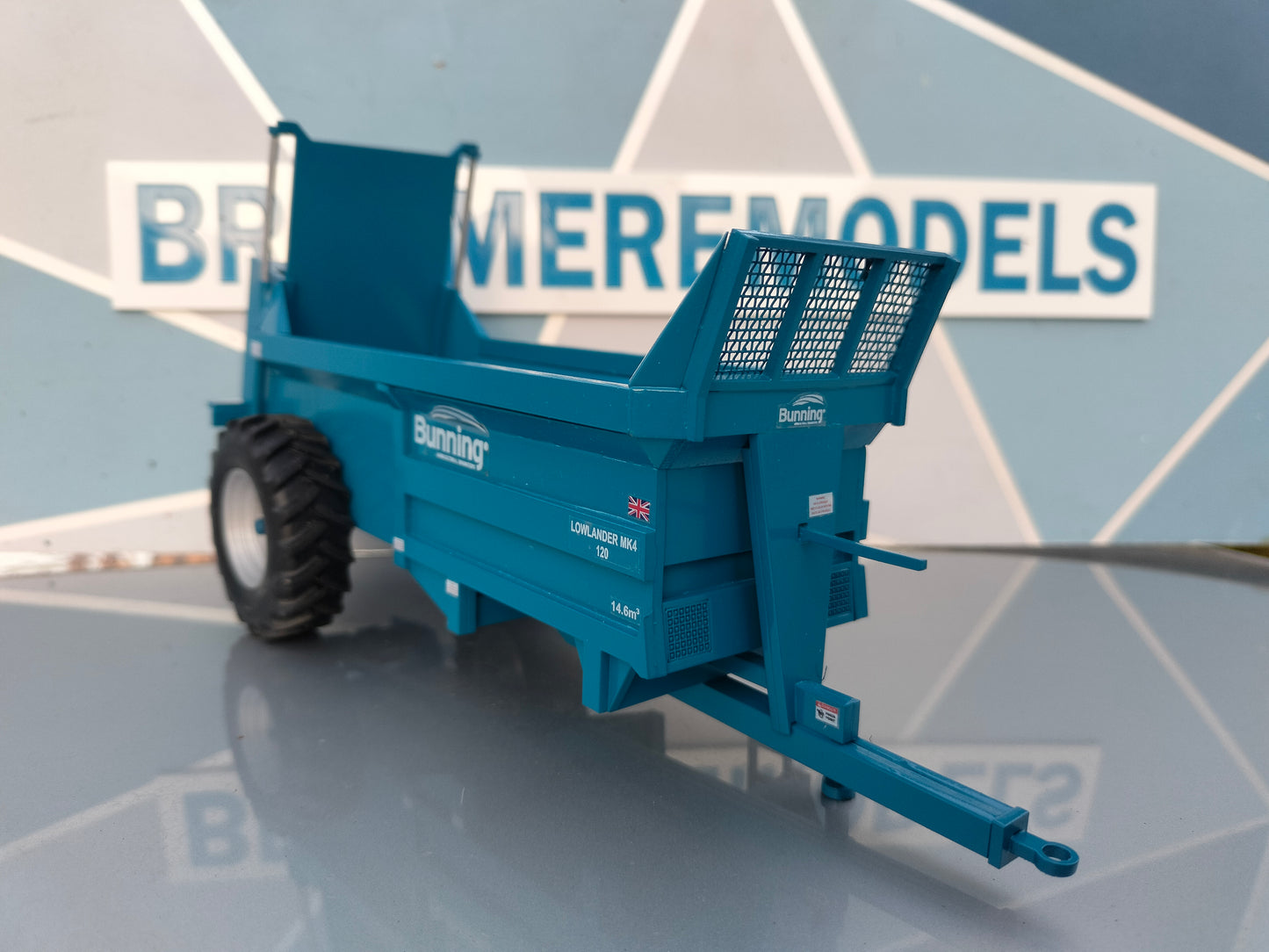 1:32 Bunning Lowlander 120 Mk4 Muck Spreader Model Kit