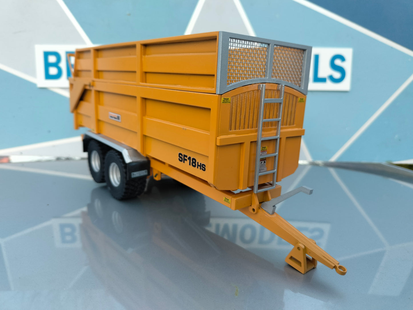 1:32 Richard Western SF18 HS Grain/Silage Trailer Model Kit