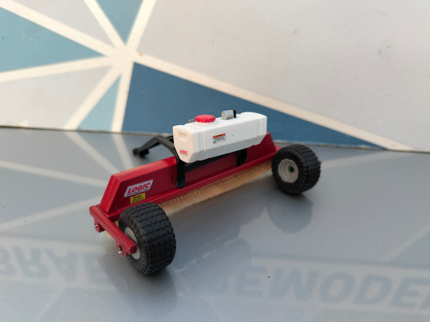 1:32 Logic Weed Wiper/Licker Model Kit