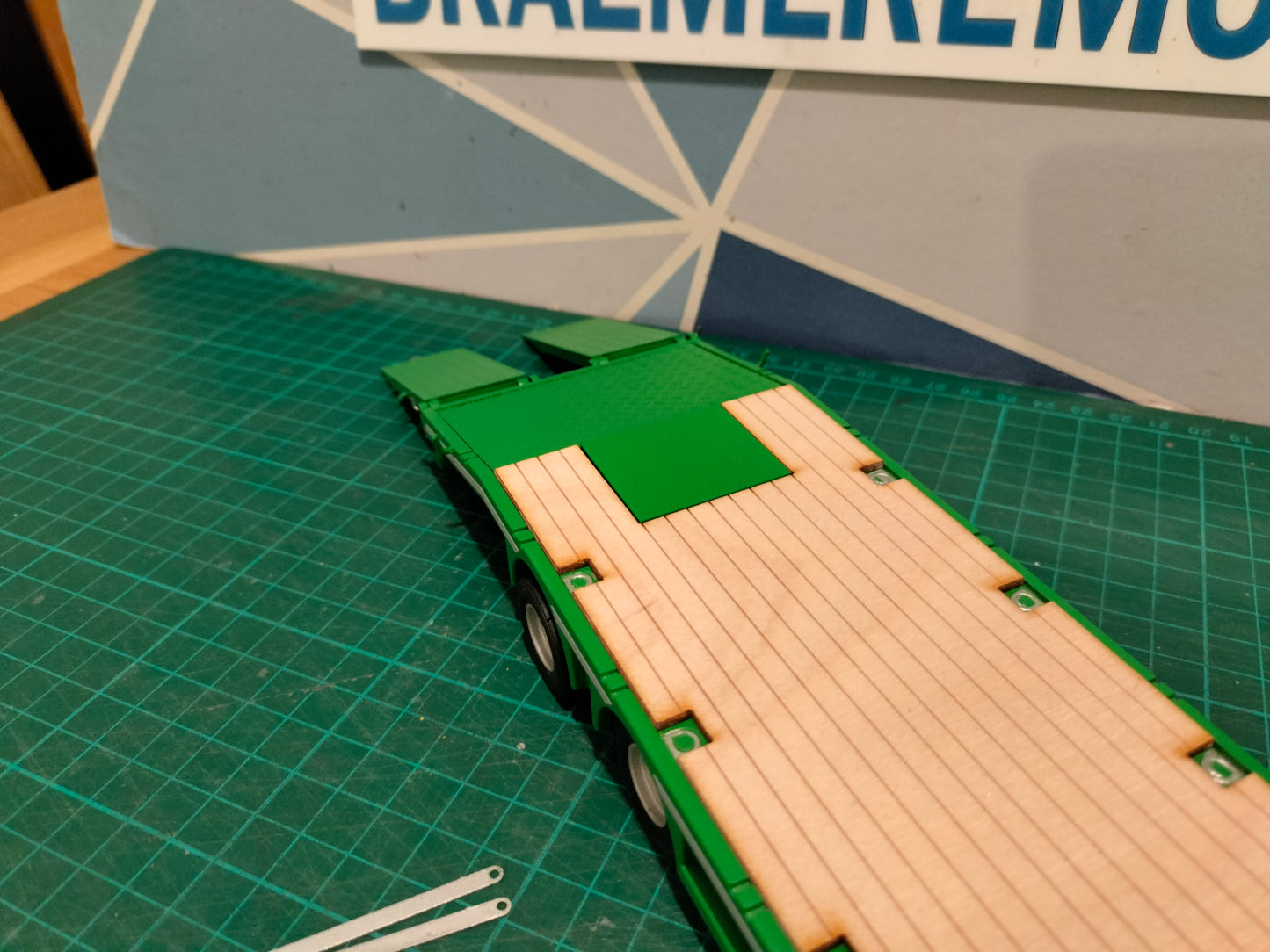 1:32 Chieftain Tandem Axle Low Loader Model Kit