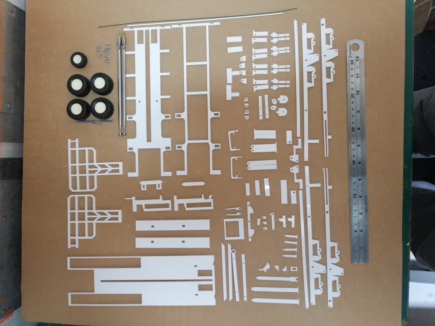 1:32 Heath MC2 Bale Chaser Model Kit