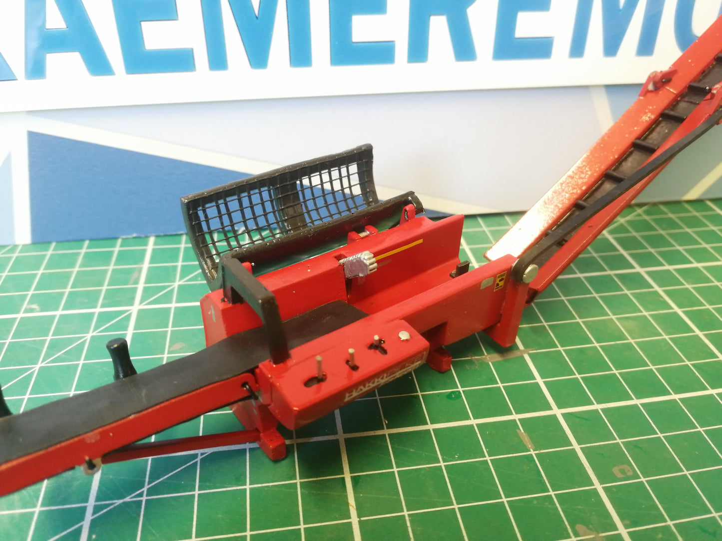 1:32 Hakki Pilke Firewood Processor Model Kit