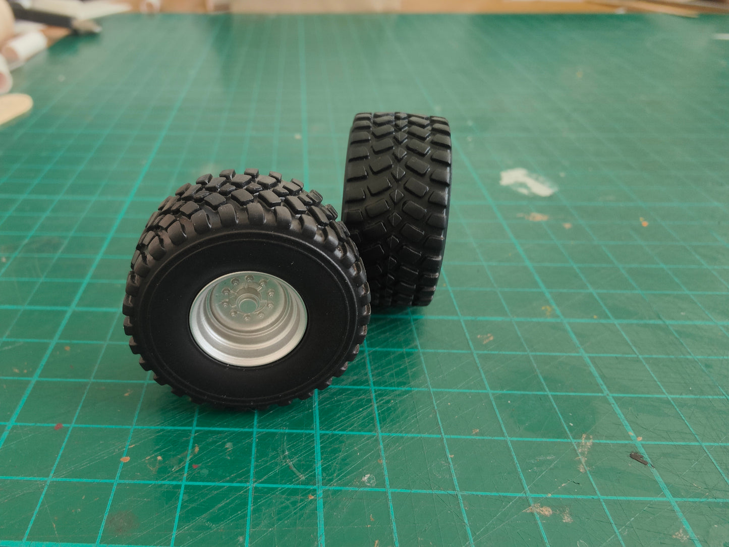 Wheels - 38mm Floatation Tyres - 1:32 Scale 560/60R22.5
