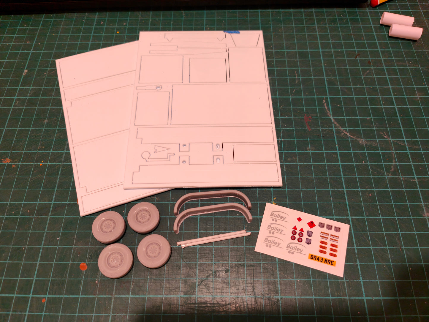 1:32 Bailey Fuel Bowser Model Kit