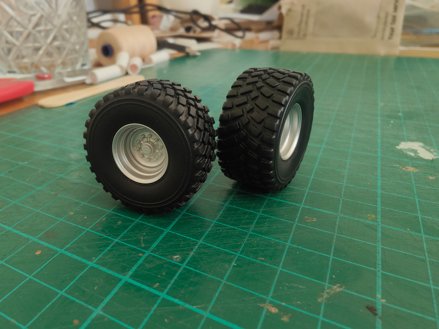 Wheels - 38mm Floatation Tyres - 1:32 Scale 560/60R22.5