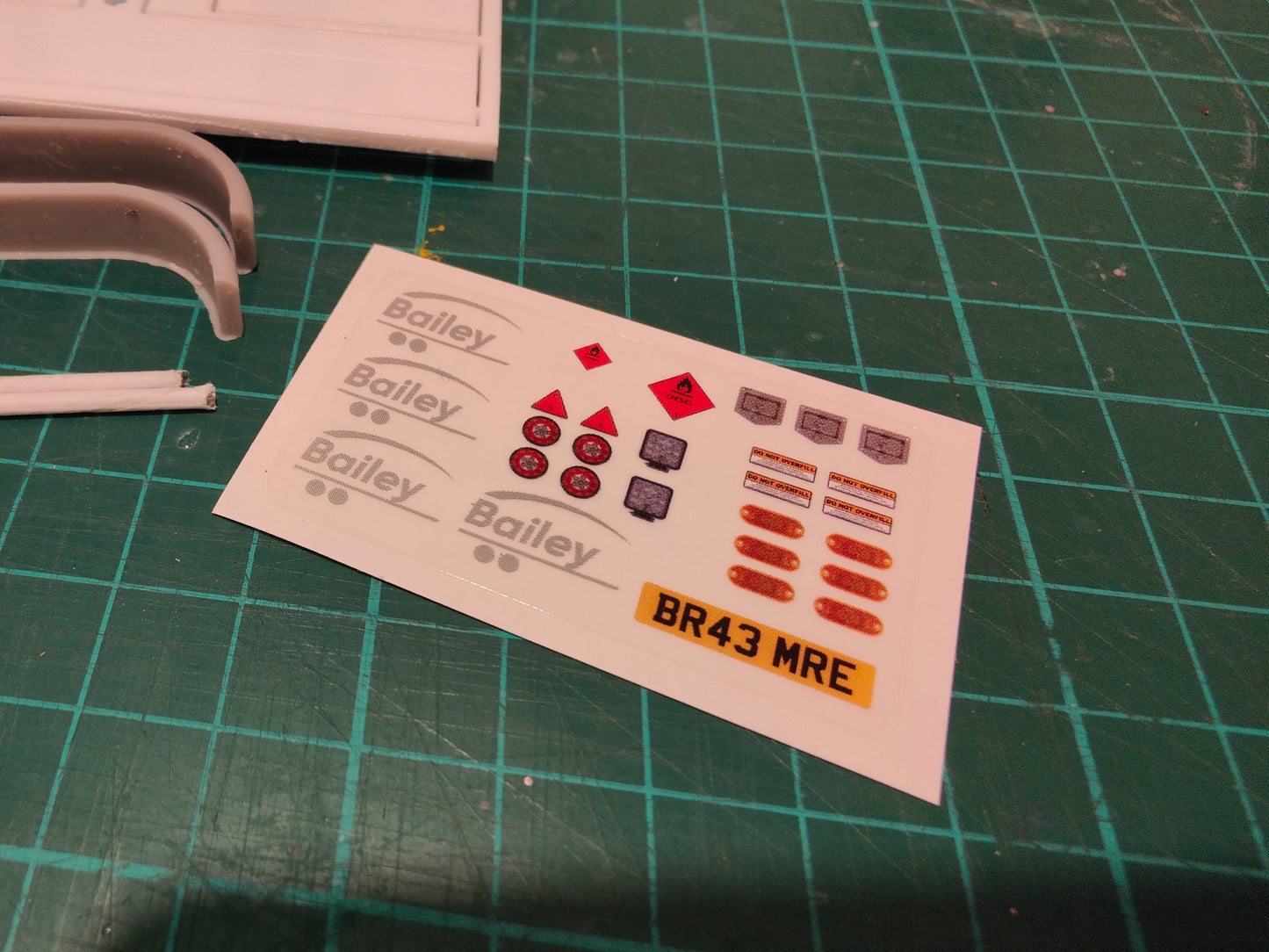 1:32 Bailey Fuel Bowser Model Kit