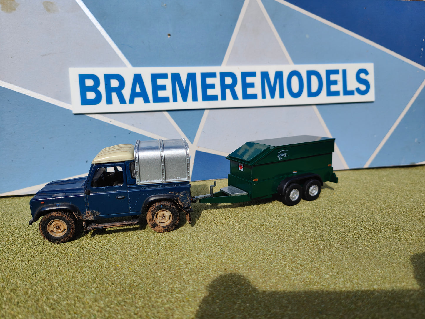 1:32 Bailey Fuel Bowser Model Kit