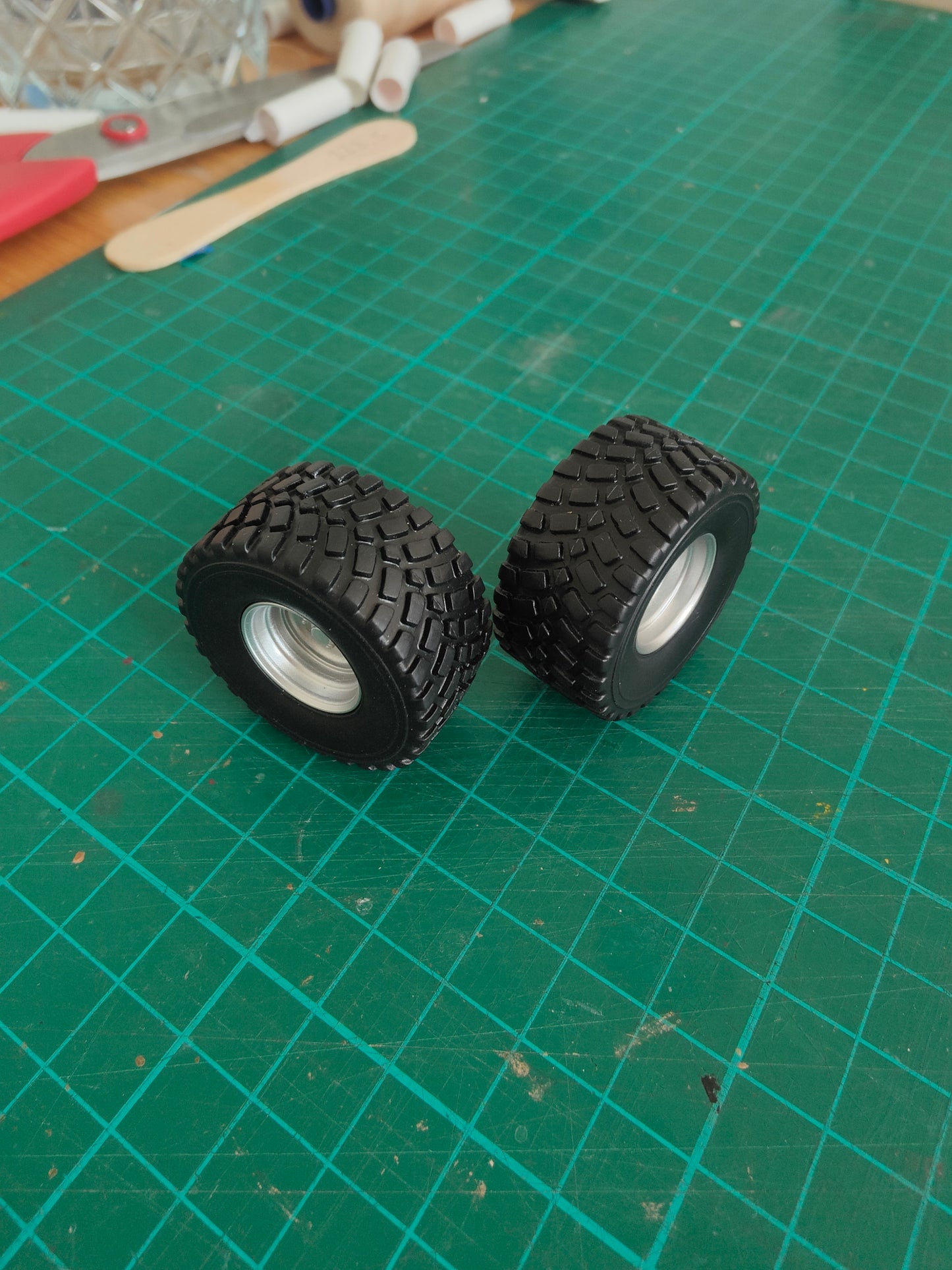 Wheels - 38mm Floatation Tyres - 1:32 Scale 560/60R22.5