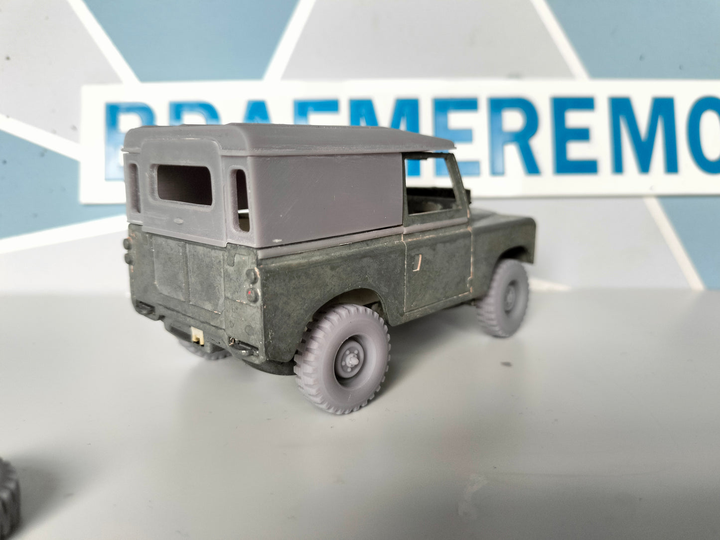 1:32 Land Rover 1 Ton Wheels - 9.00 x 16 Tyre - 24mm x 7mm