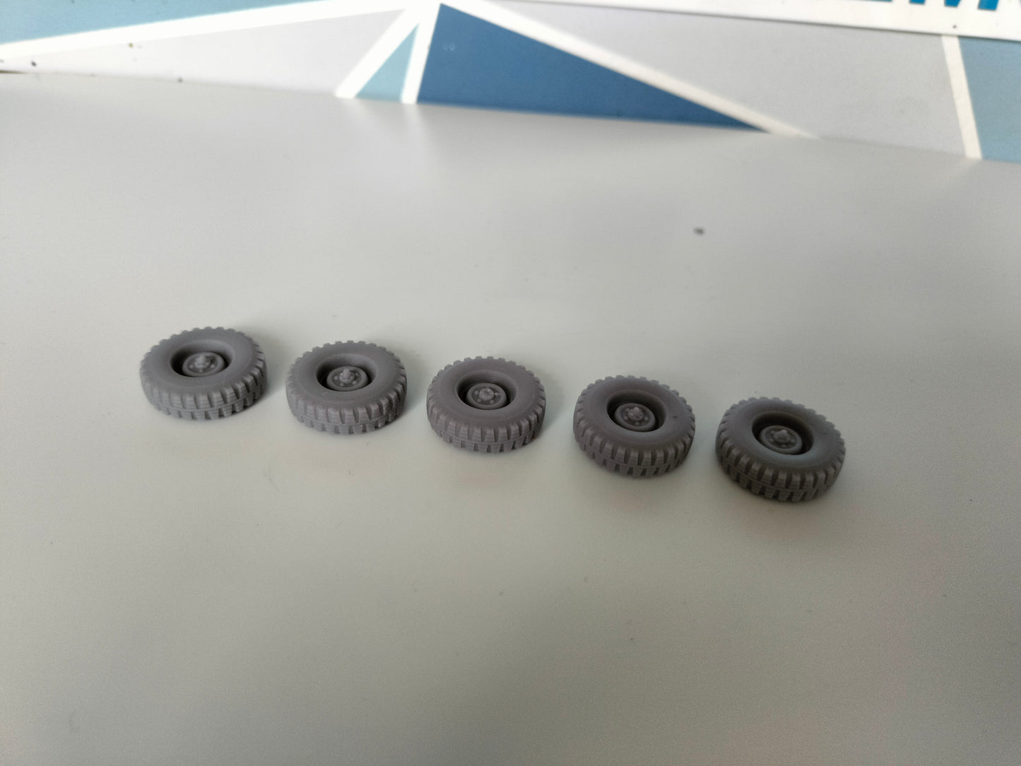 1:32 Land Rover 1 Ton Wheels - 9.00 x 16 Tyre - 24mm x 7mm