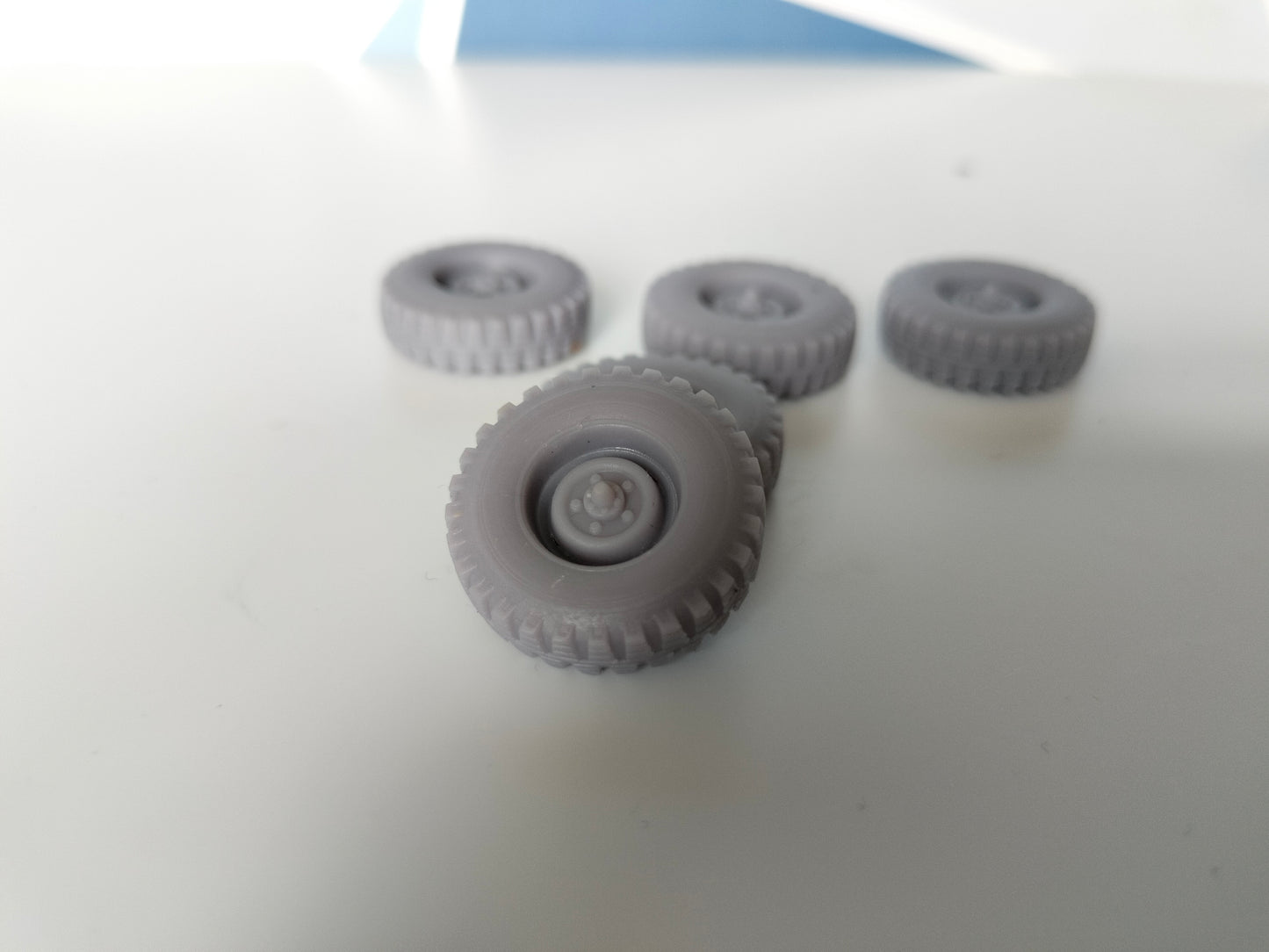 1:32 Land Rover 1 Ton Wheels - 9.00 x 16 Tyre - 24mm x 7mm