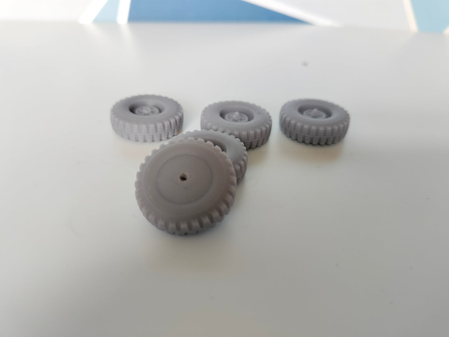 1:32 Land Rover 1 Ton Wheels - 9.00 x 16 Tyre - 24mm x 7mm
