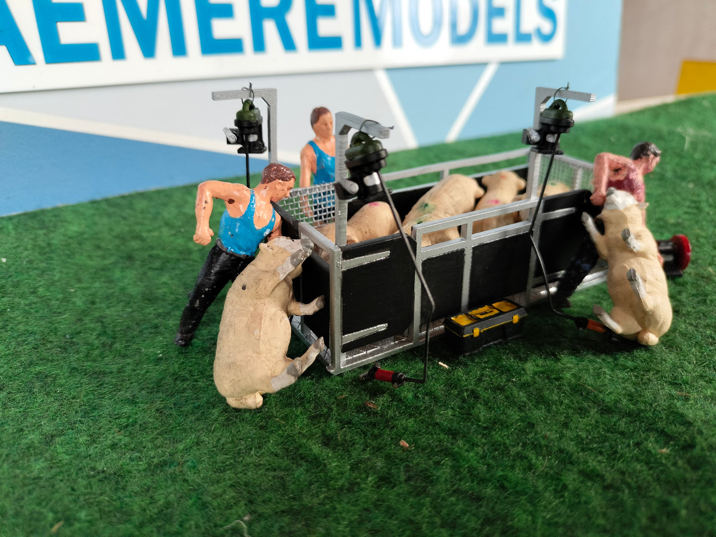 1:32 Horner Sheep Shearing Trailer Model Kit