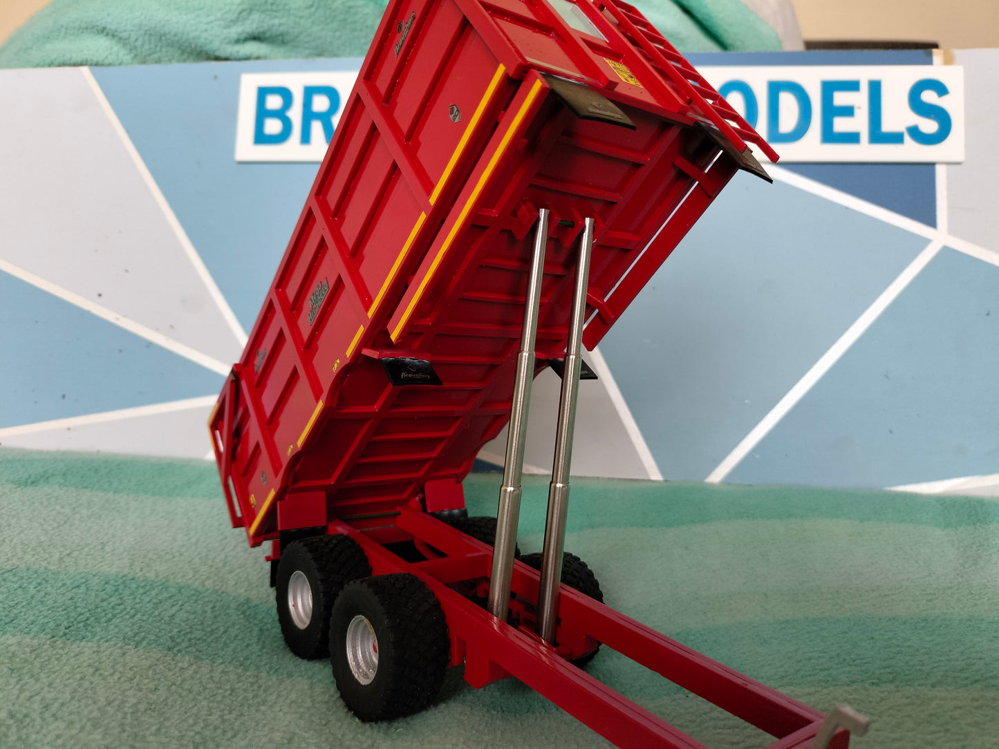 1:32 Broughan 20ft Silage/Grain Trailer Model Kit