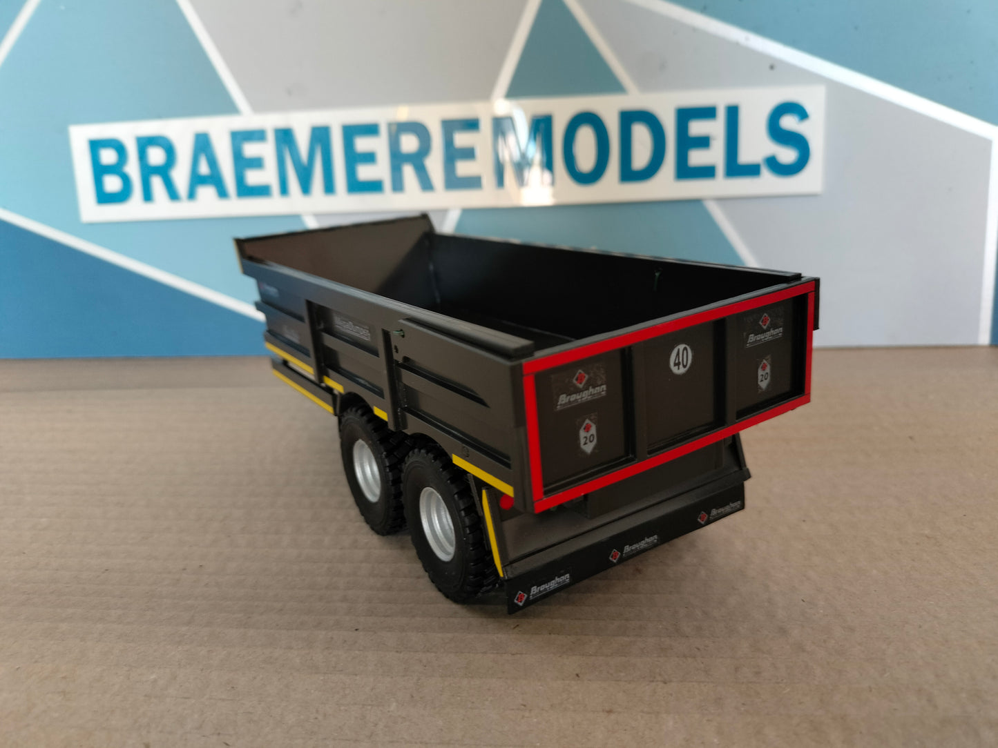 1:32 Broughan 20t Dump Trailer Model Kit