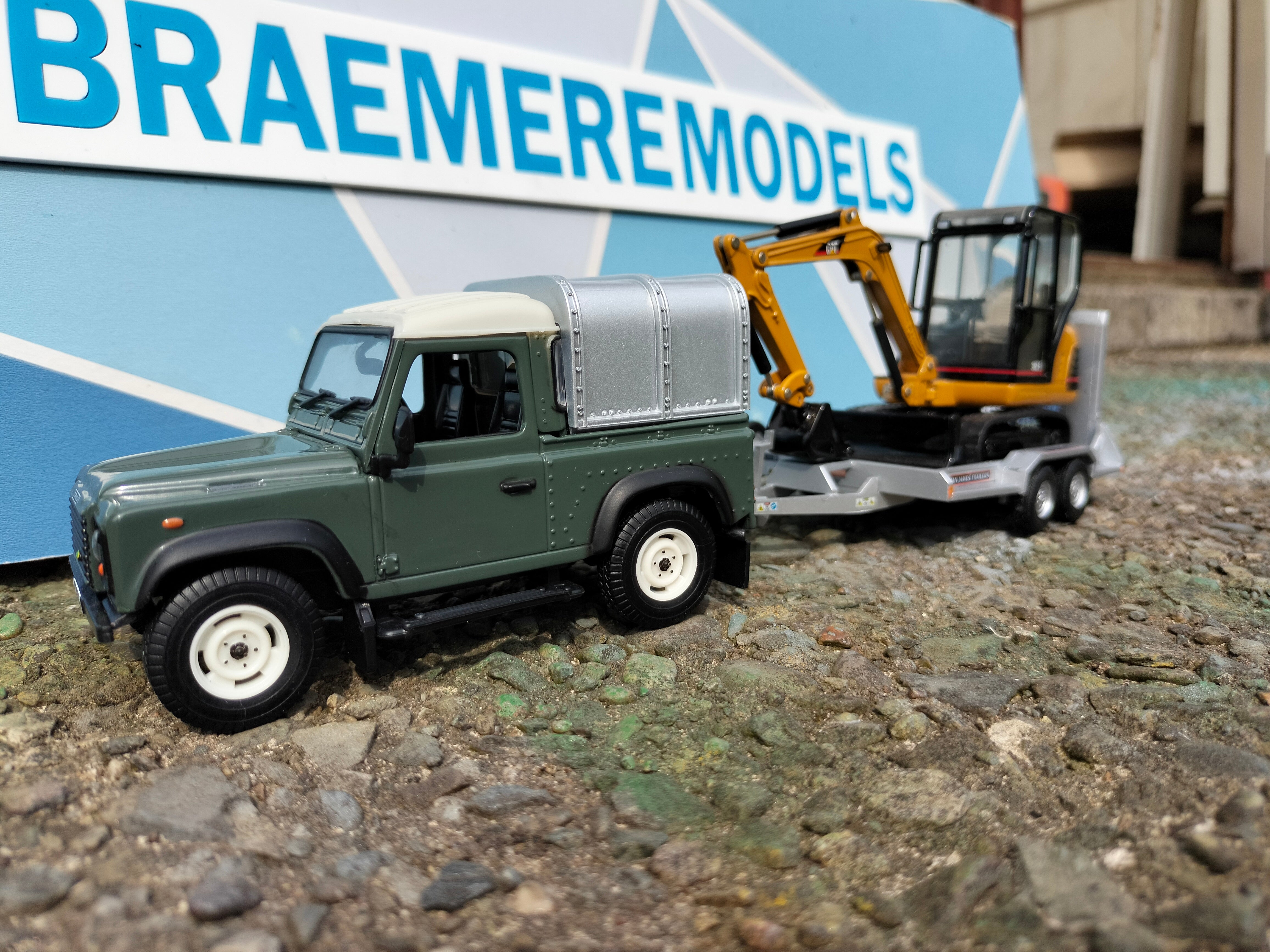 Bruder land fashion rover defender with trailer