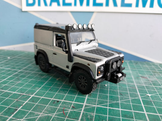 1:32 Land Rover Defender - Britains Hard Top Conversion Model Kit