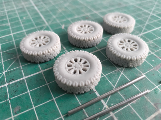1:32 Land Rover Saw Tooth Wheels with BF Goodrich Tyres
